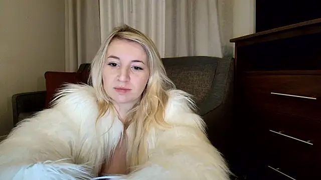 Snapshot of kaliii_jones chatting on March 13, 1:01 am kaliii jones online show from March 13, 1:01 am