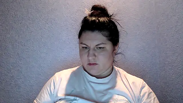 KiraSwee online show from November 22, 7:35 pm