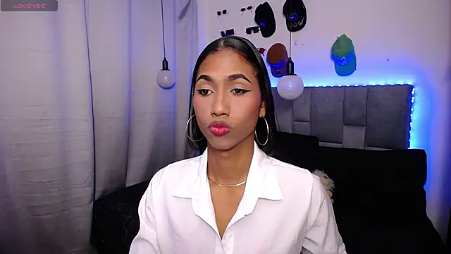 Snapshot of Alissemasiel chatting on November 28, 10:34 pm Alissemasiel online show from November 28, 10:34 pm