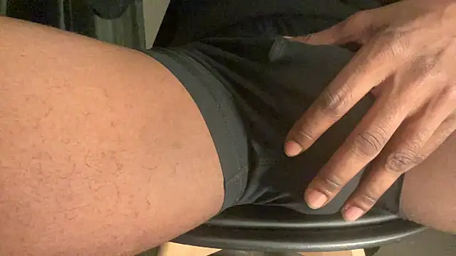 Snapshot of DoctorGirthBBC chatting on February 4, 3:22 am DoctorGirthBBC online show from February 4, 3:22 am