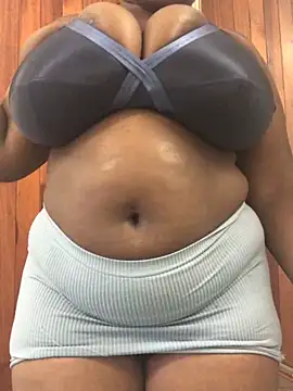 Snapshot of servingBigTitis chatting on February 7, 7:50 am servingBigTitis online show from February 7, 7:50 am