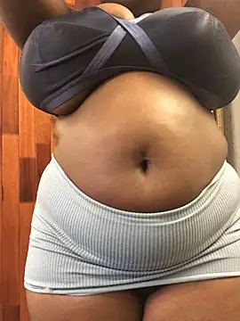 Snapshot of servingBigTitis chatting on February 7, 11:34 am servingBigTitis online show from February 7, 11:34 am