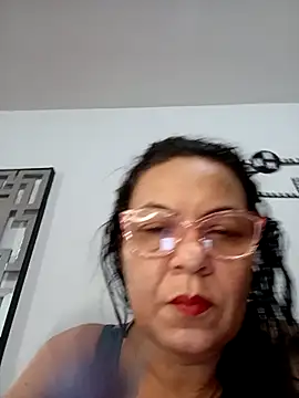 Snapshot of thefuckingowneroftits chatting on November 27, 11:18 pm thefuckingowneroftits online show from November 27, 11:18 pm