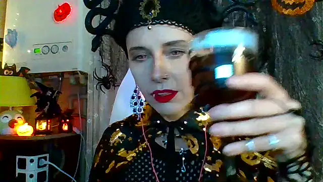 LuminousLady online show from October 31, 6:20 pm