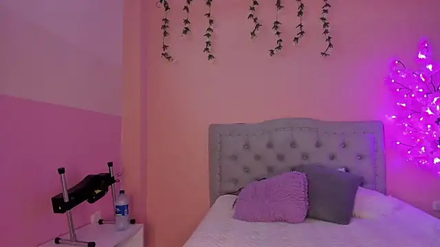 littletammy4u  online show from October 7, 12:13 pm