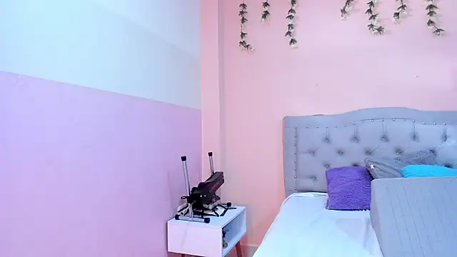 littletammy4u  online show from October 22, 12:27 pm