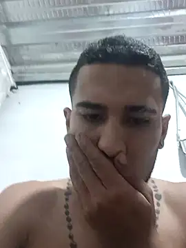 Snapshot of baby-buu chatting on February 26, 2:59 am baby-buu online show from February 26, 2:59 am