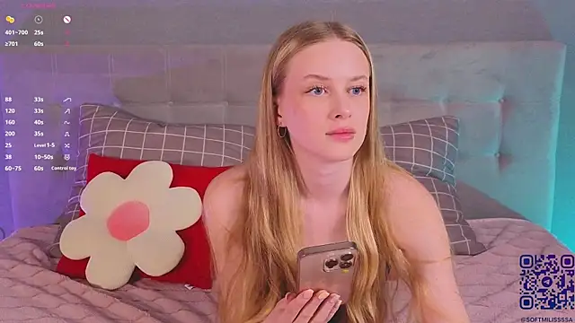 Snapshot of soft_babe chatting on May 20, 8:15 pm soft babe online show from May 20, 8:15 pm