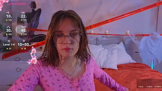 Mia Luw online show from October 26, 2:50 am