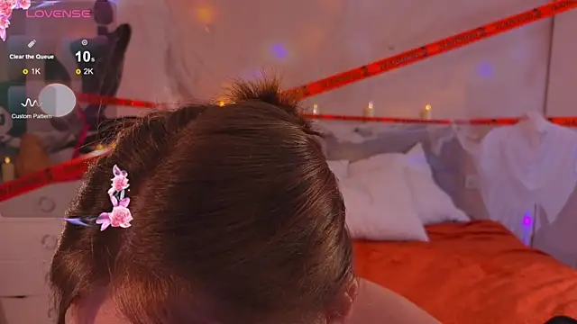 Mia Luw online show from October 27, 3:10 am