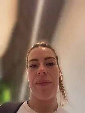 oliviafranciis online show from July 15, 10:37 pm