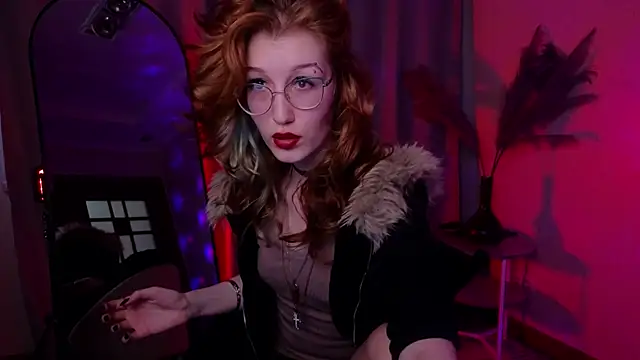 Snapshot of lissaros chatting on September 24, 5:44 am lissaros online show from September 24, 5:44 am