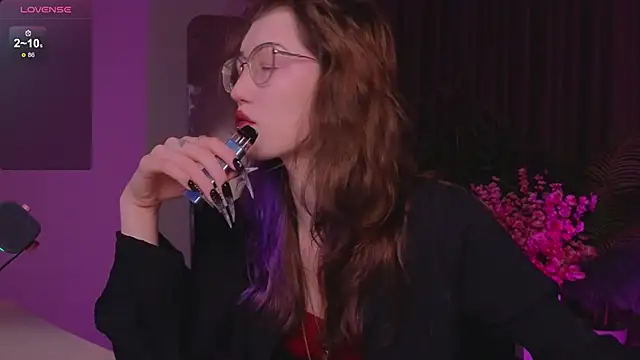 Snapshot of lissaros chatting on November 30, 5:22 am lissaros online show from November 30, 5:22 am