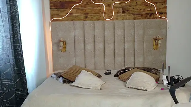 Alektra bryce online show from September 9, 8:08 pm