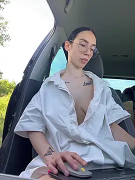 Snapshot of Celine_Roxelle chatting on May 15, 1:40 pm Celine Roxelle online show from May 15, 1:40 pm