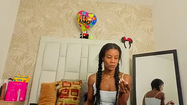 dafnnelewis online show from April 22, 11:56 am