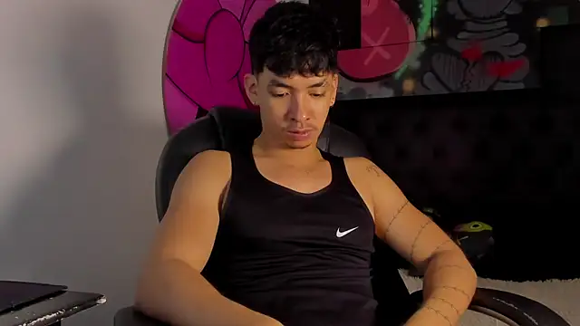 ISAAC CRYSTON online show from October 29, 7:37 pm