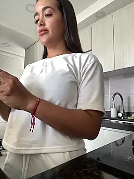 Snapshot of MarianaGiiiL chatting on June 16, 7:38 pm MarianaGiiiL online show from June 16, 7:38 pm