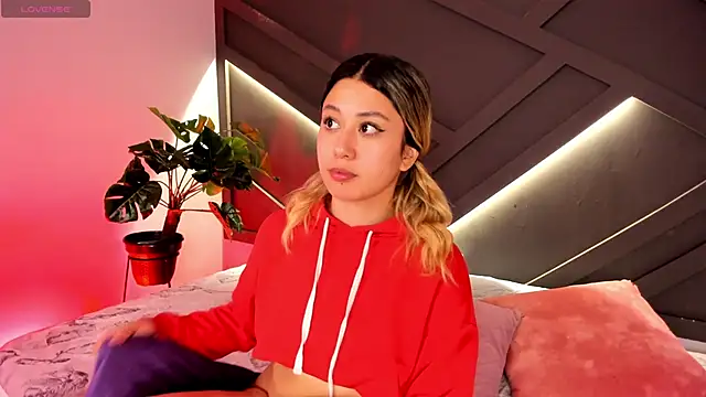 cloe palmer online show from March 6, 11:20 pm