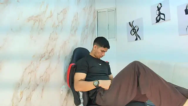 Snapshot of ANDRES_STUD chatting on December 3, 4:31 am ANDRES STUD online show from December 3, 4:31 am