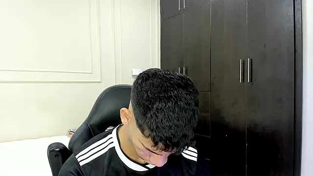 Snapshot of ANDRES_STUD chatting on May 7, 3:45 am ANDRES STUD online show from May 7, 3:45 am