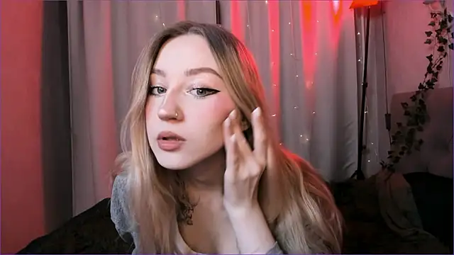 Snapshot of margorazentals chatting on March 8, 8:45 pm margorazentals online show from March 8, 8:45 pm