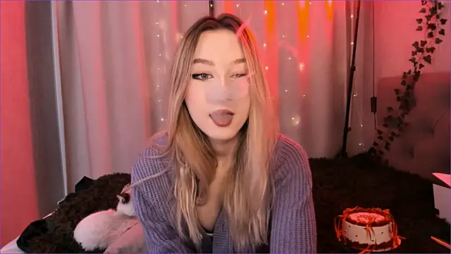 Snapshot of margorazentals chatting on March 15, 8:37 pm margorazentals online show from March 15, 8:37 pm