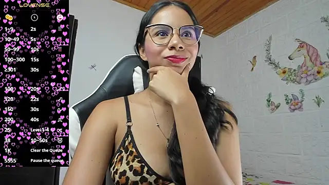 Snapshot of alisson_hoffman05 chatting on May 15, 11:23 pm alisson hoffman05 online show from May 15, 11:23 pm
