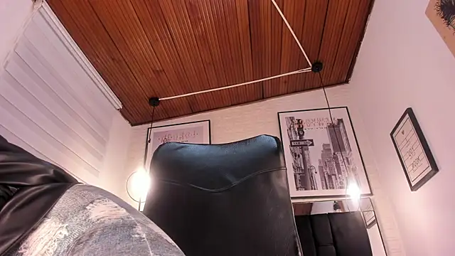 tylla  online show from September 23, 3:09 am