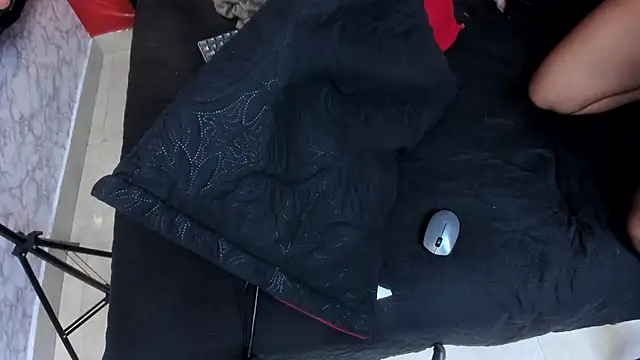 IVISBOUNCYASS online show from February 24, 12:47 pm