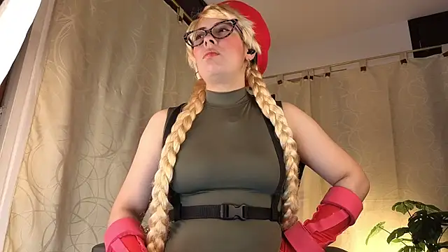 sophia dumont online show from August 1, 2:44 am