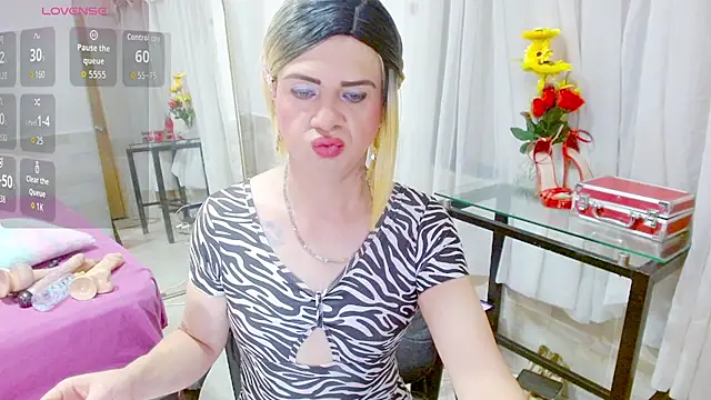 Dolldirtyxxx online show from October 31, 5:30 am