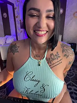 Snapshot of Madissonlove_1 chatting on May 5, 2:08 am Madissonlove 1 online show from May 5, 2:08 am