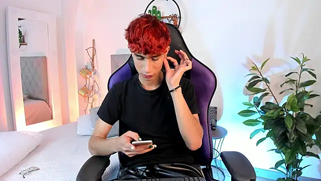 NovaaWheler online show from March 2, 4:28 am