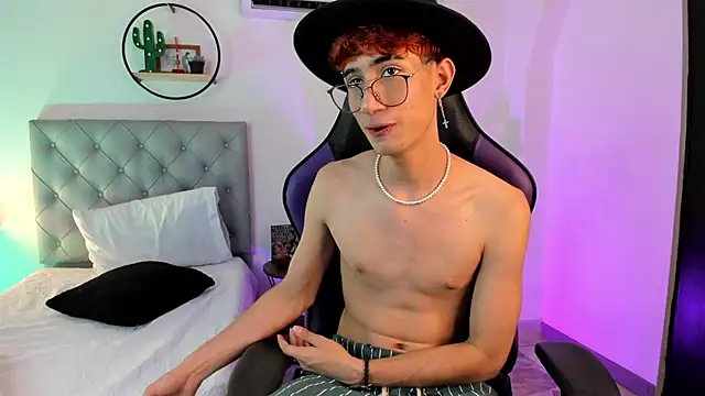 NovaaWheler online show from March 20, 5:02 am