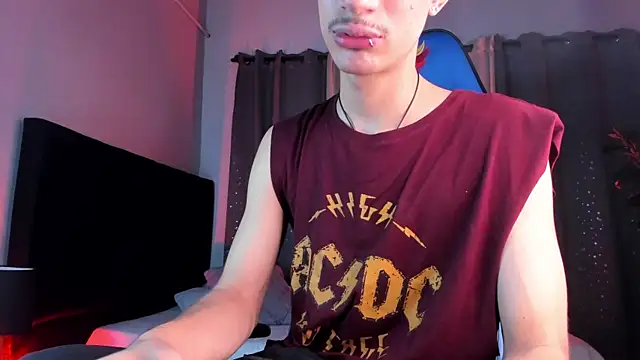 NovaaWheler online show from October 3, 7:22 pm