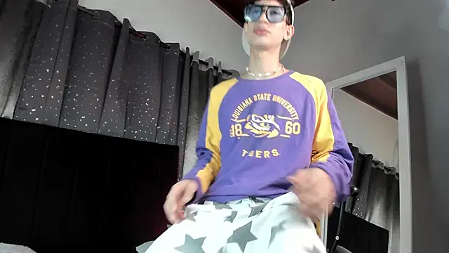 NovaaWheler online show from November 17, 7:41 pm