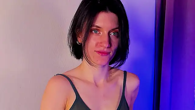 roxy riot  online show from February 13, 8:17 am