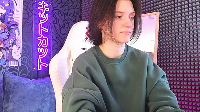 roxy riot  online show from February 26, 7:42 am