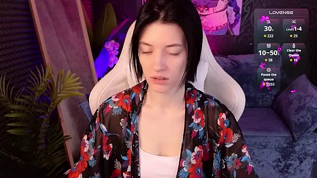 roxy riot  online show from November 20, 1:28 am