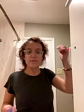 Snapshot of grassXass420 chatting on September 30, 3:00 am grassXass420 online show from September 30, 3:00 am