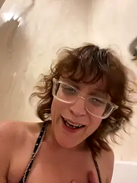 Snapshot of grassXass420 chatting on October 9, 1:03 am grassXass420 online show from October 9, 1:03 am