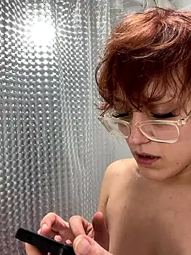 Snapshot of grassXass420 chatting on January 6, 2:48 am grassXass420 online show from January 6, 2:48 am