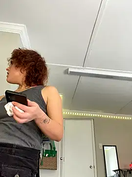 Snapshot of grassXass420 chatting on January 6, 6:11 pm grassXass420 online show from January 6, 6:11 pm