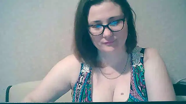 Snapshot of MerryLaCherry chatting on February 26, 1:00 am MerryLaCherry online show from February 26, 1:00 am