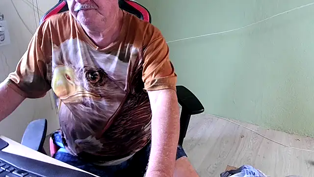 Snapshot of barenfan chatting on March 21, 4:18 pm barenfan online show from March 21, 4:18 pm