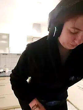 Gamergirl-Linela online show from March 10, 7:50 pm