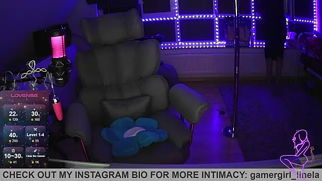 Gamergirl-Linela online show from December 13, 9:53 pm