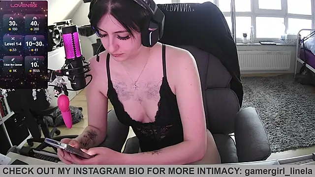 Snapshot of Gamergirl-Linela chatting on May 8, 4:56 pm Gamergirl-Linela online show from May 8, 4:56 pm