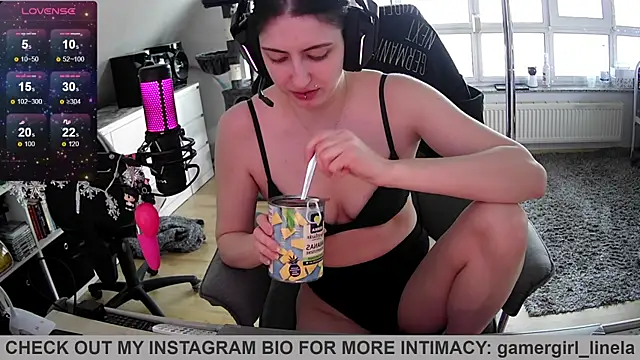 Snapshot of Gamergirl-Linela chatting on May 9, 5:07 pm Gamergirl-Linela online show from May 9, 5:07 pm